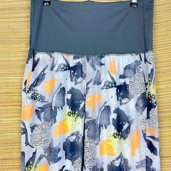 Lululemon Om Pant Mini Art Pop White Multi Pants. Size 10 - Picture 7 of 10